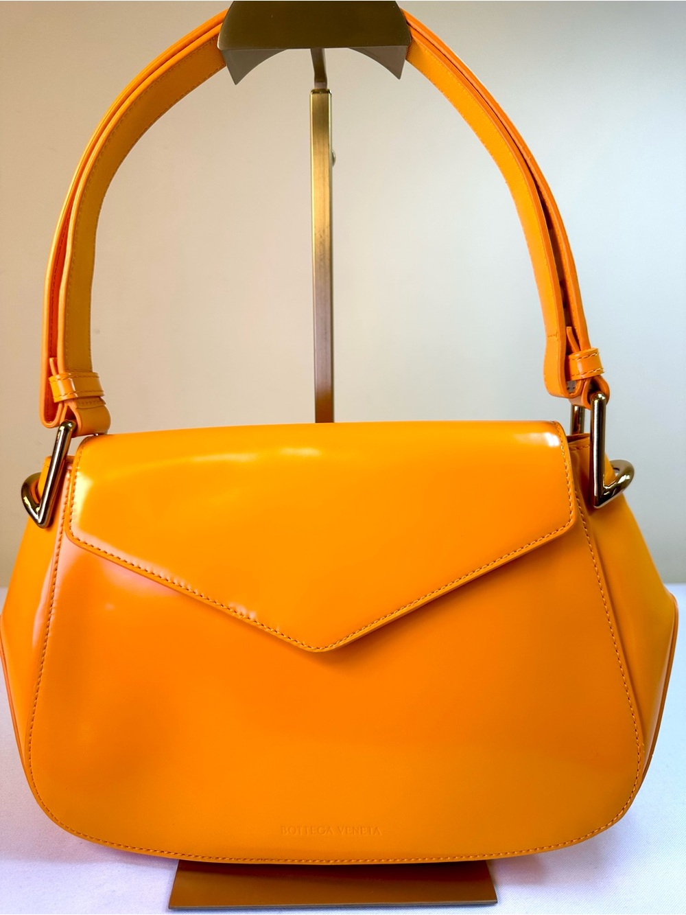 Bottega Veneta Toyin Calfskin Spring 2022 Collection GHDW minimalist luxury